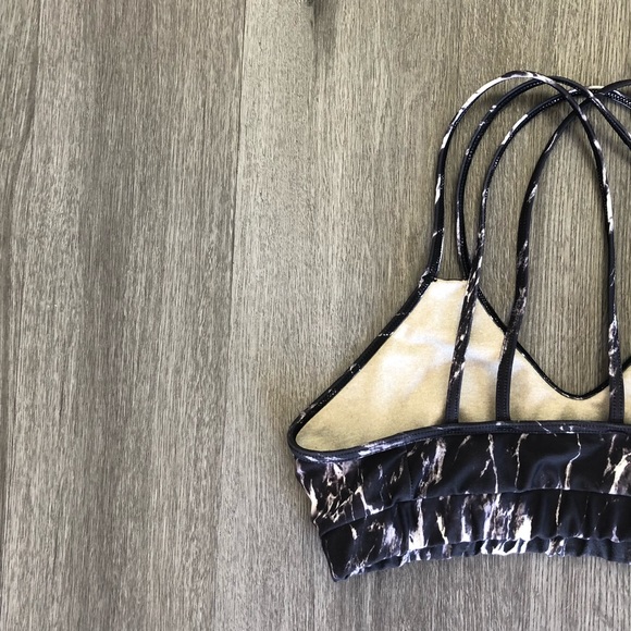 Salty Honey Marble Black & White Double Strap Sportsbra - Picture 4 of 6